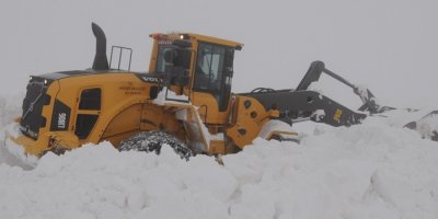 22 köy ile 83 mezra yolu ulaşıma kapandı