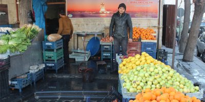 Soğuk havalar meyve sebze fiyatlarını attırdı