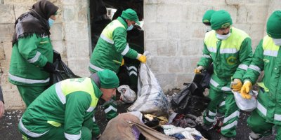 Evden 4 kamyon çöp çıktı