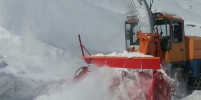 Hakkari’de karla mücadele çalışması