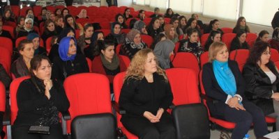 Hakkari’de “Kanserle Erken Mücadele” konferansı