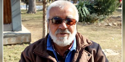 Hacca gitmek için ayakkabı boyuyor