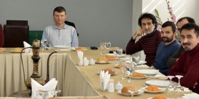 Hakkari'de basınla sohbet toplantısı düzenledi