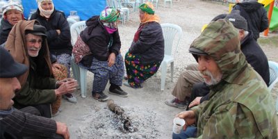 Deprem bölgesinde kar yağışı başladı