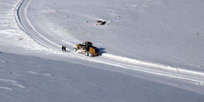 9 köy ile 16 mezra yolu ulaşıma kapandı