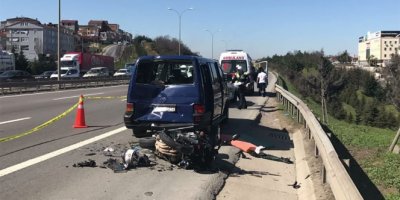 Motosiklet minibüsle çarptıştı: 1 ölü, 1 yaralı