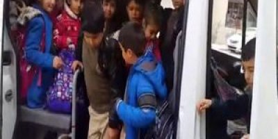 17 kişilik öğrenci servisinden 48 kişi çıktı