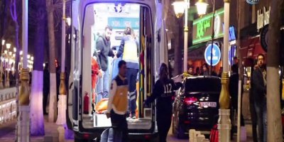 Kafede silahlı çatışma: 3 ölü, 9 yaralı