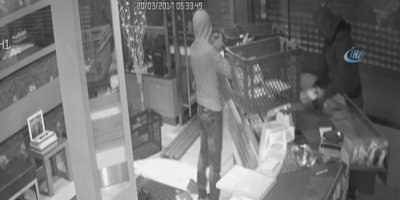 Ekmek kasalarıyla kuyumcu soygunu