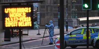 Londra’da 6 noktaya operasyon: 7 gözaltı