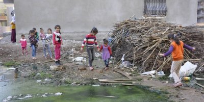 Kokudan kapı ve pencerelerini açamıyorlar