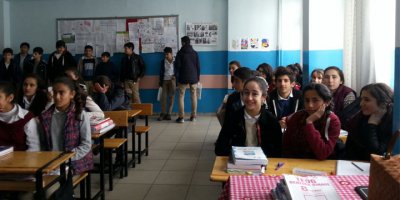 Yüksekova'da iki kardeş okul buluştu