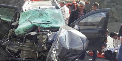 Ciple kamyon çarpıştı: 1 ölü, 3 yaralı