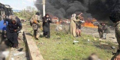 Tahliye konvoyunda patlama: 16 ölü