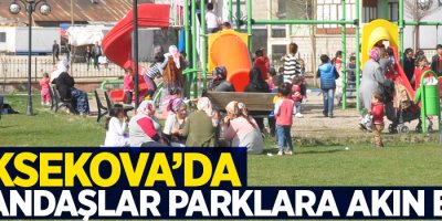 Yüksekova'da vatandaşlar parklara akın etti