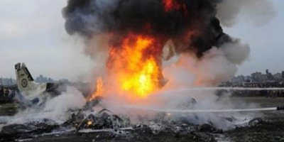 Askeri uçak düştü