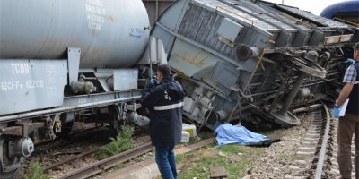Tren vagonu devrildi: 1 ölü