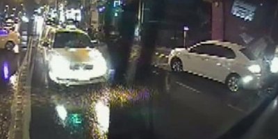 Karşı şeritten fırlayan ticari taksi Özel Halk Otobüsüne çarptı