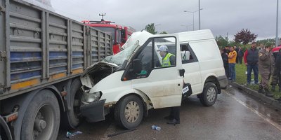 Düğün dönüşü kaza: 1 ölü, 8 yaralı