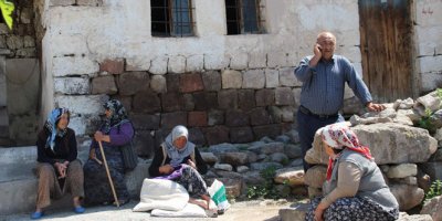 Bir günde 5 kez sallanan mahallenin sakinleri şaşkın