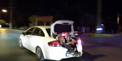 Trafikte pes dedirten görüntü