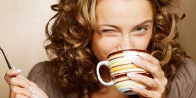 Kaza yapan araçtaki arılar korku saçtı