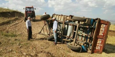 Devrilen römork için seferber oldular