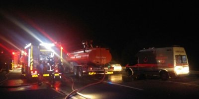 Tırların çarpışması sonucu sıkışan iki kişi yanarak can verdi