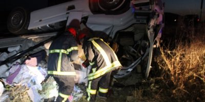 TIR takla attı: 1 ölü, 1 yaralı