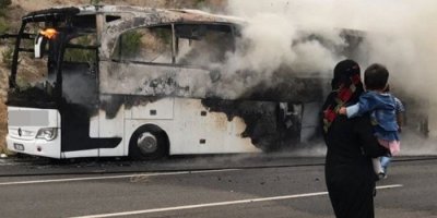 Seyir Halindeki Yolcu Otobüsü Alev Alev Yandı
