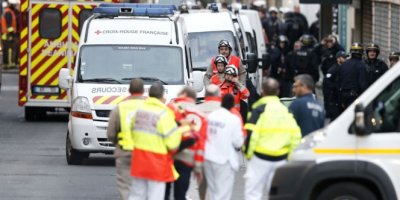 Paris’te saldırı: 6 yaralı