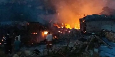 Erzincan’da 11 ev ve 11 ahır kül oldu