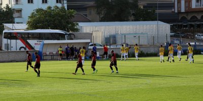 Yüksekova Belediyespor son hazırlık maçını yaptı