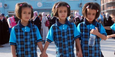 Üçüzlerin okul heyecanı