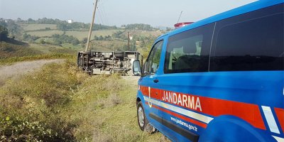 Öğrenci servisi devrildi: 6 yaralı