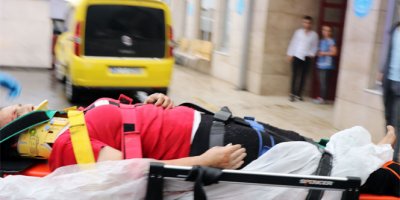 Cam silerken 4. kattan düştü