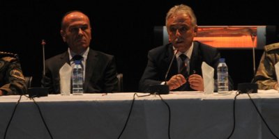 Vali Toprak, Muhtarlarla bir araya geldi