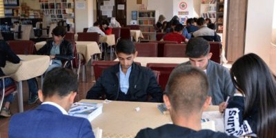 Kitap Kafe'ye Yüksekovalı gençlerden yoğun ilgi