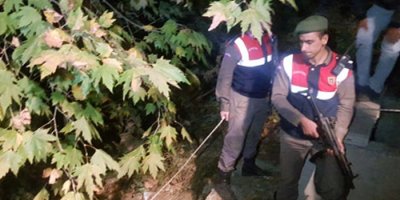 Araç uçurumdan yuvarlandı: 3 ölü 1 yaralı