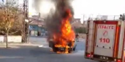 Seyir halindeki araç alev alev yandı