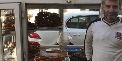 10 yıldır halka tatlı yapıp satıyor