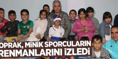 Vali Toprak, minik sporcuların antrenmanlarını izledi