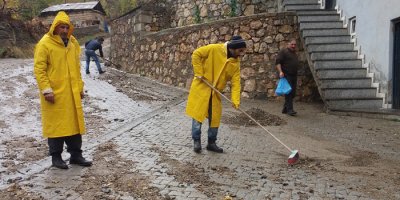 Şemdinli'de temizlik çalışması