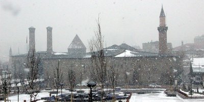 Lapa lapa kar yağışı