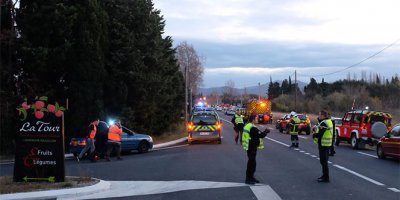 Tren ile okul servisi çapıştı: 4 ölü