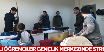 Engelli Öğrenciler Gençlik Merkezinde Stres Attı