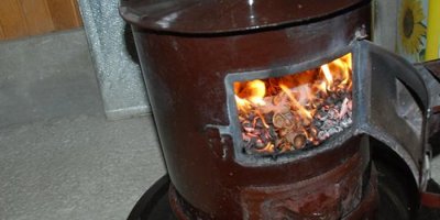 Yüksekova'da 'fındık kabuğu' sobalarına rağbet