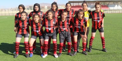 Yüksekova Belediyespor 2-1 mağlup oldu