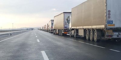 Gümrük Kapısı'nda tır kuyruğu