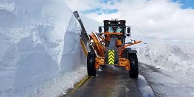 Kar nedeniyle kapanan yollar açılıyor
